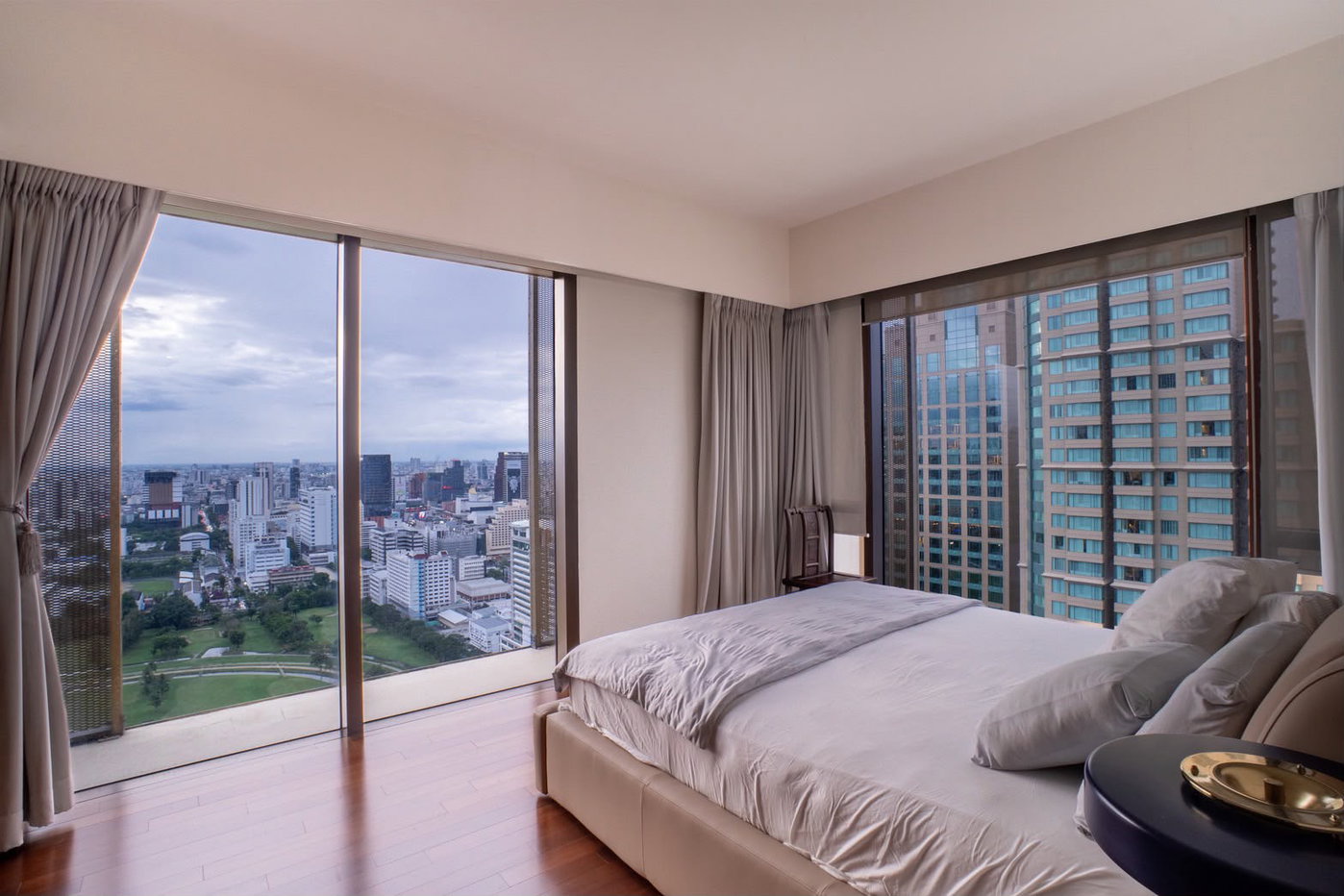 รูป Hansar Rajdamri 2 bedrooms, for rent - รูปที่ 2/9