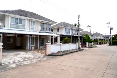 ขายบ้านเดี่ยว : ปรับราคาลงพิเศษ! บ้านเดี่ยว 2 ชั้น ทำเลแม่ริม ใกล้เมือง เชียงใหม่ T. 063-6649056