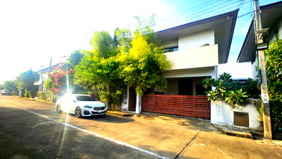 ขายบ้านเดี่ยว : บ้านเดี่ยวหลังใหญ่ 90 ตร.วา ตกแต่งบิวท์อินทั้งหลัง พร้อมเข้าอยู่!  หมู่บ้านเดอะเวอรีเดียน โฮม กาญจนาภิเษก ทำเลติดถนนใหญ่