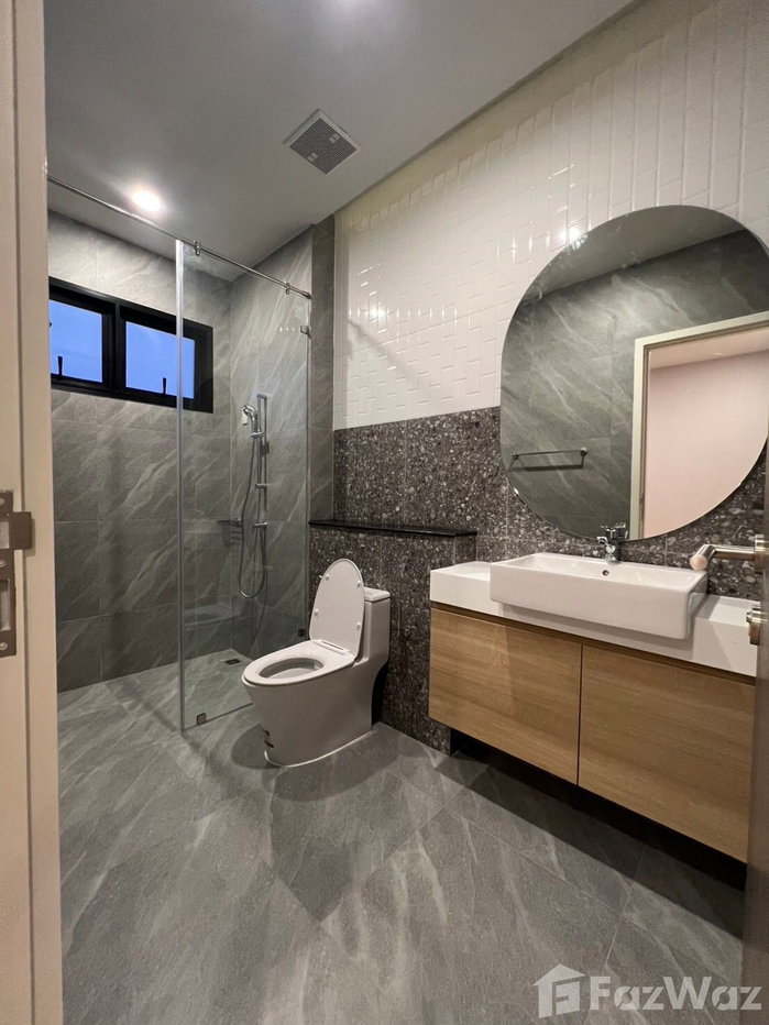 picture For Rent: 3-Story Detached House 2044281 - 40/40
