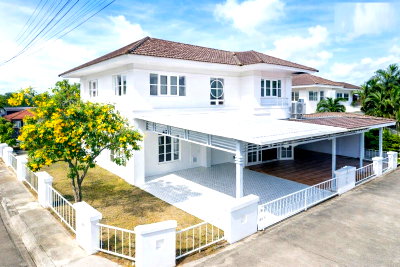 บ้านเดี่ยวให้เช่า : บ้านฉาง บ้านเดี่ยว 2 ชั้น หาดพยูน700ม. เฟอร์ Chic Republic บรรยากาศเงียบสงบ 3นอน 3น้ำ 82ตร.ว. 325 ตร.ม.