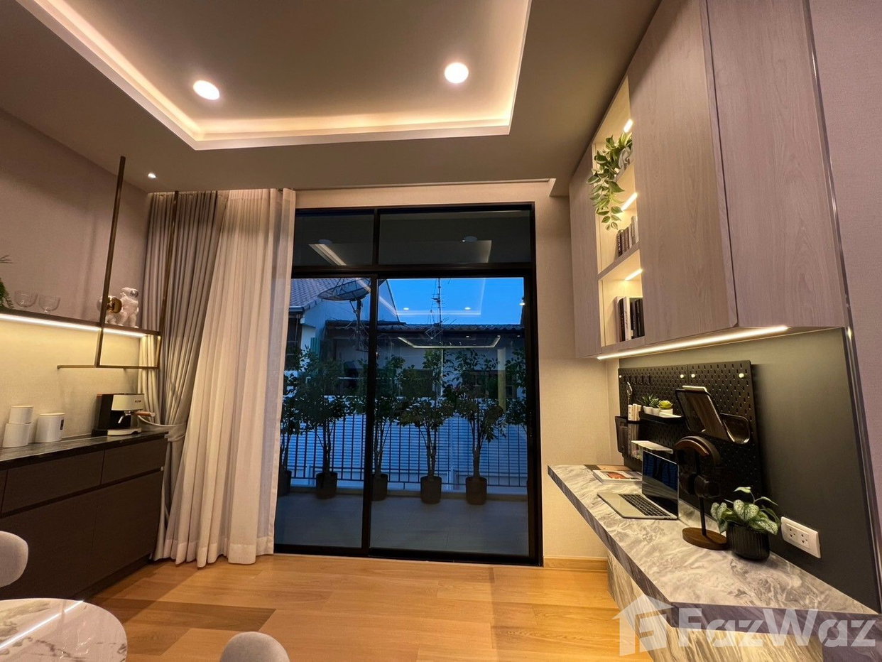 picture For Rent: 3-Story Detached House 2044281 - 34/40
