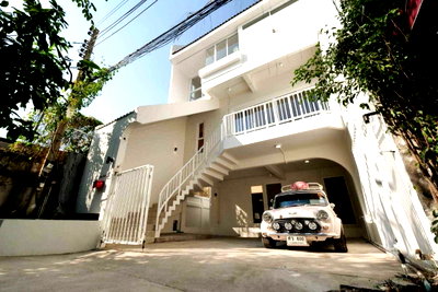 Townhouses for rent Watthana : 🏡 WS6971 | 3-story house for rent, ready to move in. 📍 Sukhumvit 71 (Soi Pridi Phanomyong 42) Only 95,000 THB/month