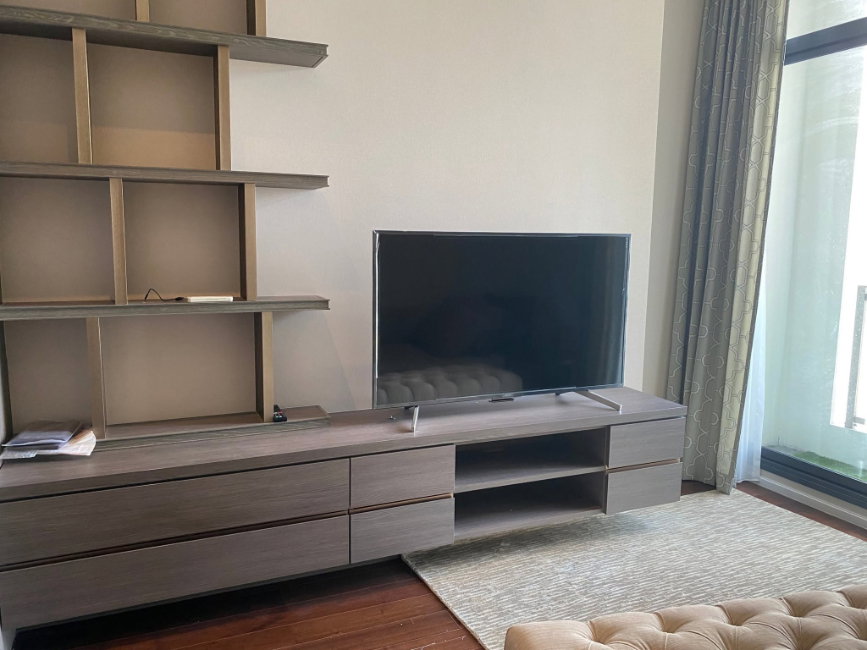 picture Urgent! The Diplomat 39 BTS Phromphong - 8/13