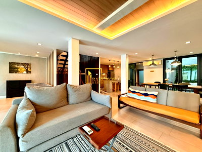 เช่าทาวน์โฮม แม็คโคร ฟู้ดเซอร์วิส สุขุมวิท 71 : Beautifully Renovated 3 Bed Townhouse For Rent in Ekkamai - BR8807TH