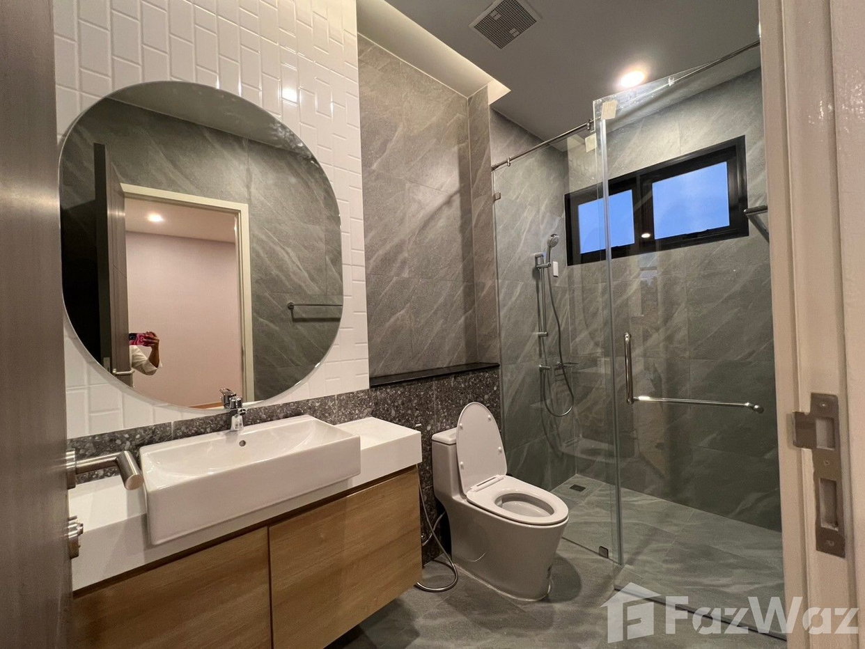 picture For Rent: 3-Story Detached House 2044281 - 35/40