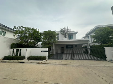 ให้เช่าบ้านเดี่ยว Mantana Bangna KM.15 แบบ Premier หลังมุมติดสโมสร พร้อมอยู่ (Rt-01)