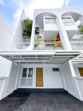 ปล่อยเช่า ทาวน์โฮมหลังริมติดสวน 3 ชั้น ใกล้ NIS 3.7 กม. 3 ห้องนอน 3 ห้องน้ำ ตกแต่งพร้อมเข้าอยู่