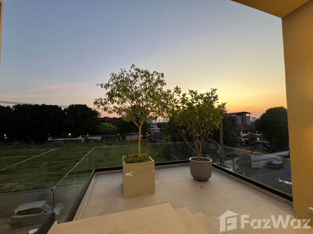 picture For Rent: 3-Story Detached House 2044281 - 39/40