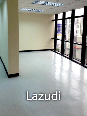 สำนักงานให้เช่า : 40 sqm bright office in Skulthai Surawong Tower Bang Rak Bangkok