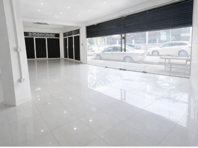 รูป ถ.มิตรภาพ ศิรินคร อาคารพาณิชย์ 3.5 ชั้น 2 คูหา 6 นอน 8 น้ำ โรงแรมฮ็อป อินน์ นครราชสีมา 44 ตร.ว. 672 ตร.ม. - รูปที่ 4/8