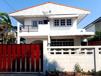 Land for sale Sripatum University : Spacious 2-Storey House for Sale - Ladplakhao 52 (69 Sq.w. / 4 Bed, 3 Bath) Prime Location Near BTS