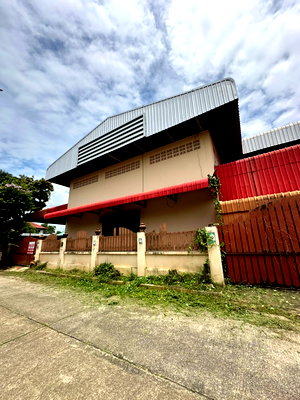 ขายโรงงาน : ขายโกดัง 2 ชั้น พร้อมบ้าน ที่ดิน 279 ตร.ว. ทำเลหนองควาย หางดง เชียงใหม่ T. 063-6649056