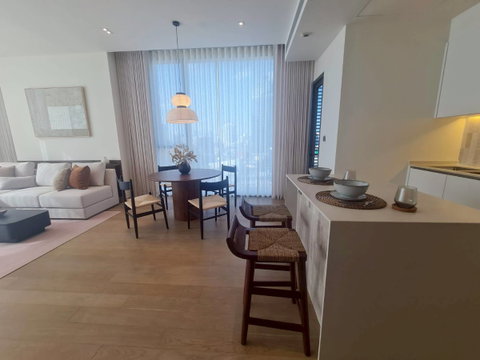 The Strand Thonglor 2 ห้องนอน พร้อมเข้าอยู่ รับโปรโมชันล่าสุดจากโครงการ