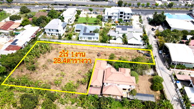 Land for sale : Vacant land for sale on Phutthamonthon Sai 1 Road, Bang Ramat, Taling Chan, Bangkok.