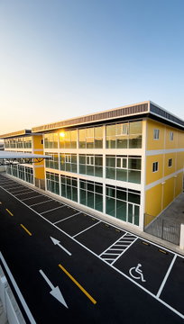 พื้นที่พรีเมียม ที่ธุรกิจของคุณ NOVA LEARN SPACE · OFFICE FOR RENT อาคารสำนักงานให้เช่า Premium เพียง 10 ยูนิต พื้นที่ขนาดใหญ่สูงสุด 900 ตร.ม.