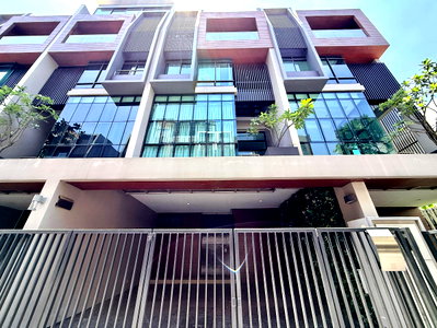 Townhouses for rent J Avenue Thonglor : Park Lane Ekkamai 22 | Unfurnished 3 Bed Townhouse For Rent - BR49089TH