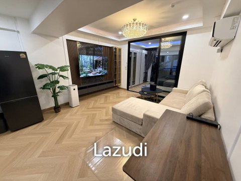A 60 sqm modern condo with Big balcony at Centurion Park Phaya Thai