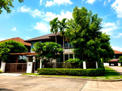 ขายบ้านเดี่ยว :  บ้านเดี่ยวหรูสไตล์ Modern Lanna “เศรษฐสิริ สันทราย” by Sansiri 85 ตร.ว. บ้านใหม่ไม่เคยเข้าอยู่ | บ้านหัวมุมพร้อมสวนรอบบ้าน | ใกล้รวมโชคเพียง 5 นาที