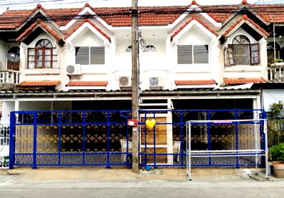 Townhouses for rent Boromarajonani College Of Nursing Noppharat Wachi : For Rent: Two Connected Townhouses (Internal Access) | Pet Friendly | 4 Bedrooms, 4 Bathrooms  4 Air Conditioners | Near Fashion Island