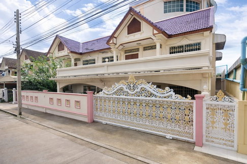 Sukhumvit Road, Na Kluea, Bang Lamung, 2-story detached house, 3 bedrooms, 3 bathrooms, near Marywit Pattaya School, 250 m., 100 sq m., 400 sq m.