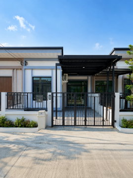 ขายทาวน์โฮม รีโนเวทใหม่ ม.กรูวี่ไลท์ แหลมฉบัง ศรีราชา