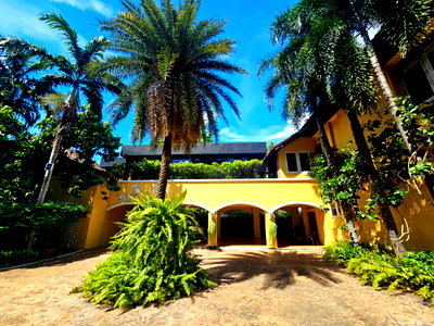 บ้านเดี่ยว วิทยาลัยนักบริหาร : บ้านเดี่ยวสไตล์ Grand Tropical  ใจกลางประชาชื่น พื้นที่ระดับคฤหาสน์ 225 ตร.วา | พื้นที่ใช้สอย 618 ตร.ม. สงบ เป็นส่วนตัว ติดด่านทางด่วนประชาชื่น 