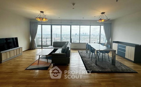 คอนโด 3 ห้องนอน ขาย The Emporio Place ใกล้ BTS พร้อมพงษ์ (ID 2681072)