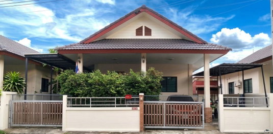 Bargain! Single-story house for sale in Warorot 8 Village, Ban Khai, Rayong. Excellent location