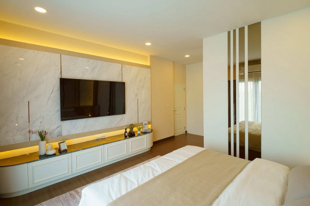 รูป ให้ เช่า Luxury Pool Villa พร้อมสระว่ายน้ำส่วนตัว !! The City บางนา ใกล้ Mega Bangna 351 ตรม 4 นอน - รูปที่ 11/12