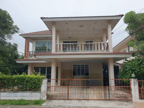 ขายบ้าน หมู่บ้านอาภากร 2 5 ห้องนอน 4 ห้องน้ำ 71.1 ตรว..ถ.ดาวทอง ศาลายา พุทธมณฑล คุ้มค่าคุ้มราคา
