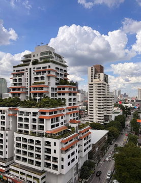 บ้านพร้อมพงษ์  ขายคอนโด ขนาด 194.618 ตรม ชั้น 8  มีทั้งหมด 3 ห้องนอน 4 ห้องน้ำ ราคาดีสุด ต่อไม่ได้แล้ว