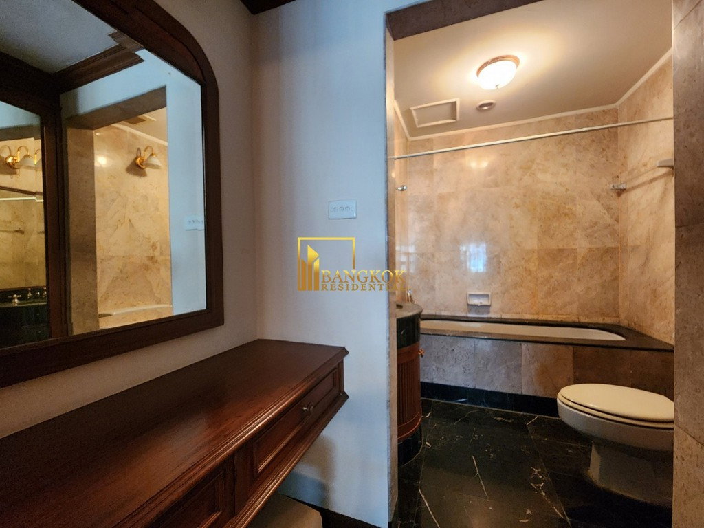 รูป Le Raffine 24 | 3 Bedroom Duplex Condo With Private Pool Area - BR15087CD - รูปที่ 16/44