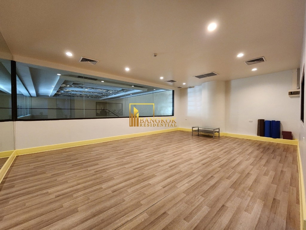 รูป Le Raffine 24 | 3 Bedroom Duplex Condo With Private Pool Area - BR15087CD - รูปที่ 37/44
