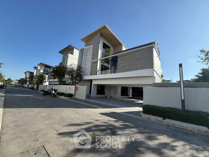 รูปภาพ บ้าน 5 ห้องนอน ให้เช่า โครงการ Vive Krungthep Kreetha ใกล้ สะพานสูง (ID 3128478)