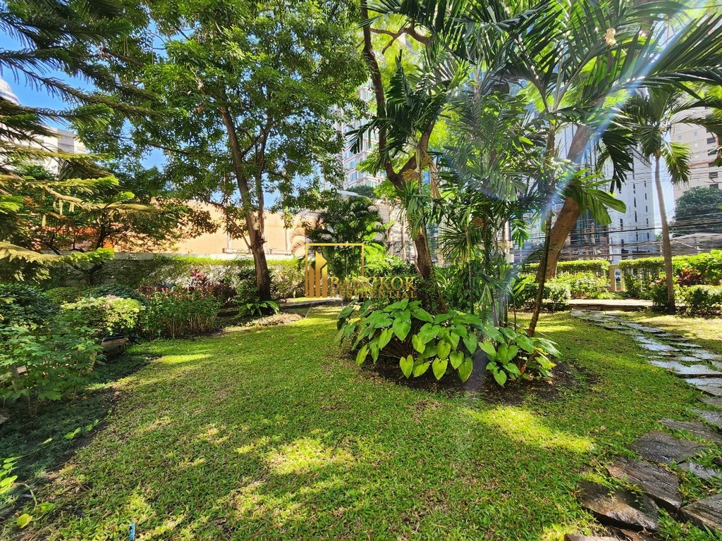 รูป Le Raffine 24 | 3 Bedroom Duplex Condo With Private Pool Area - BR15087CD - รูปที่ 40/44