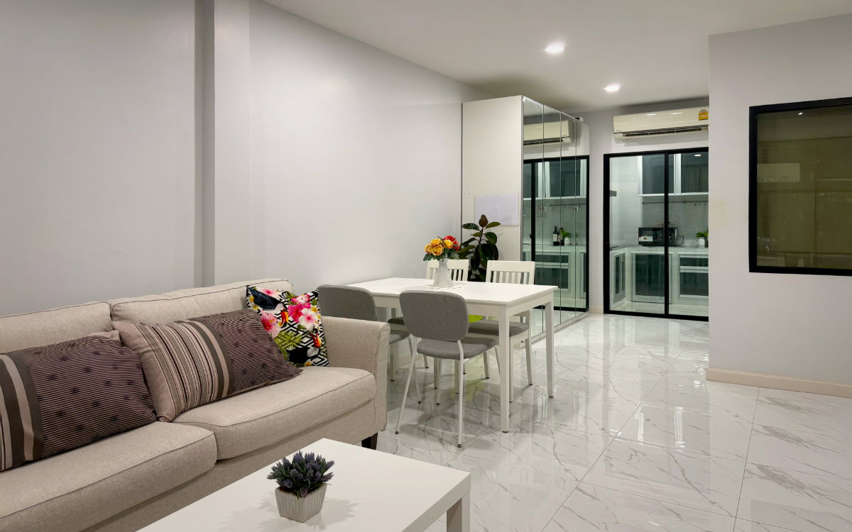 รูป 🏡พร้อมอยู่! ทาวน์เฮาส์ 2 ห้องนอนติดสวนหลวง✅เฟอร์นิเจอร์✅สัตว์เลี้ยง - รูปที่ 2/20