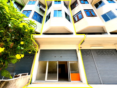 Shophouses for sale Pathumthani : 🏢✨ 3.5-story commercial building for sale in a prime location in the heart of Rangsit ✨🏢