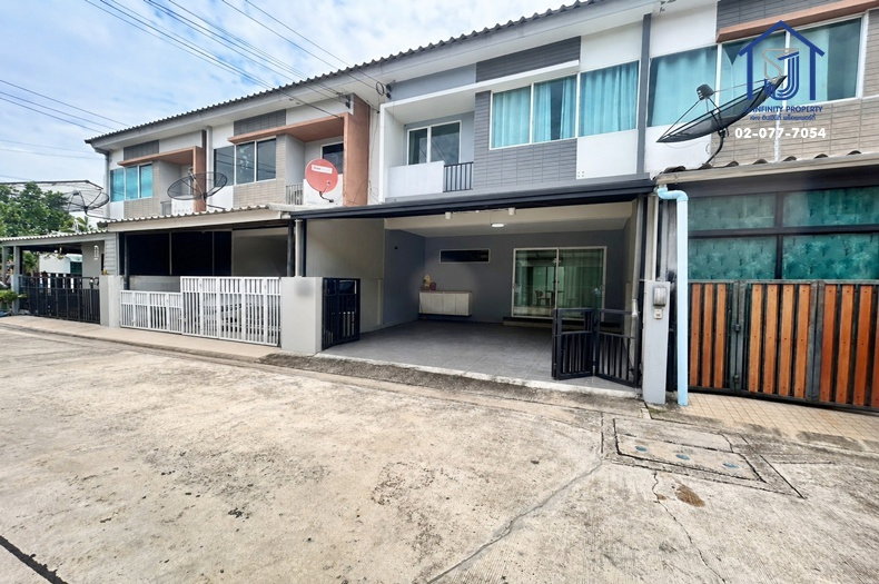 รูป ขายทาวน์โฮม 2 ชั้น หมู่บ้านเดอะทรัสต์ The Trust Town วงแหวน-ลำลูกกา ซอยบึงคำพร้อย ใกล้รถไฟฟ้าสายสีเขียว - รูปที่ 2/17