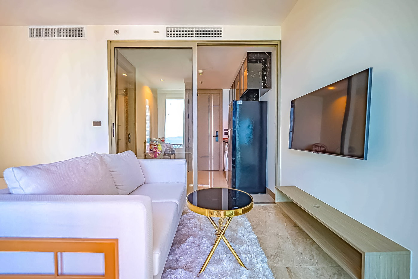 รูป The Riviera Ocean Drive Condo for Rent Studio Sea View - รูปที่ 1/7