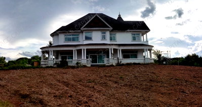 Land for sale Ngao Lamphang : Land with buildings, 22 rai 285 sq. wah, Phahonyothin Rd. (Route 1), Moo 1, Ban Huat, Ngao, Lampang