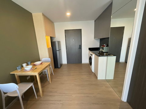 AS1761 Dolce Lasalle Condo For Rent