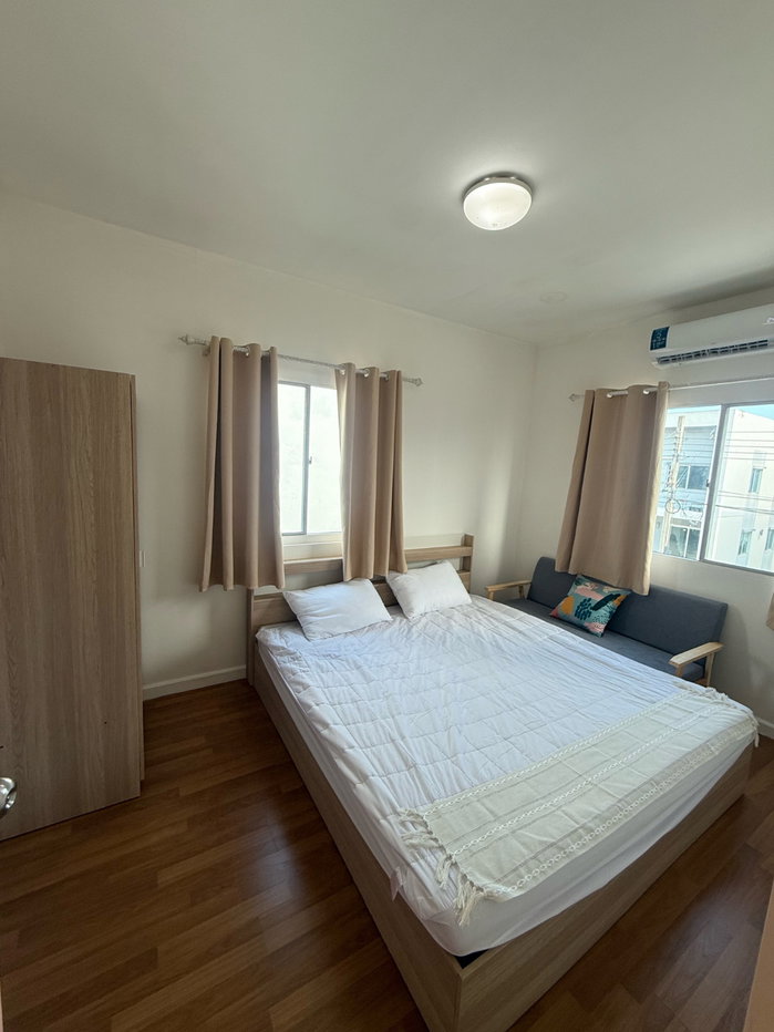 รูป 🏡✨ ให้เช่าทาวน์โฮม 2 ชั้น รีโนเวทใหม่ พร้อมเฟอร์ครบ 📍 Habitown Nest ท่าข้าม – พระราม 2 - รูปที่ 5/13