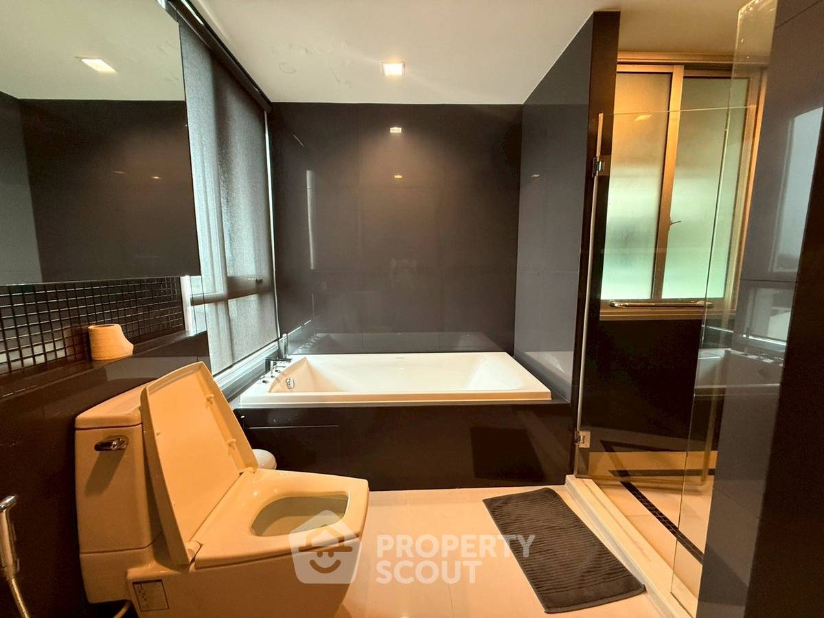 รูป คอนโด 1 ห้องนอน Rhythm Sathorn ใกล้ BTS สะพานตากสิน 300 ม. (ID 2071506) - รูปที่ 13/14