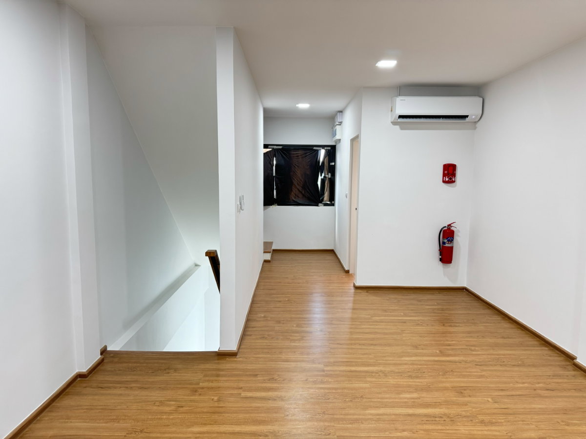 รูป เช่าด่วน! หลังสุดท้าย ค้าขายดี โฮมออฟฟิศ 3 ชั้น โครงการ DISTRICT พหลโยธิน–วิภาวดี - รูปที่ 12/23