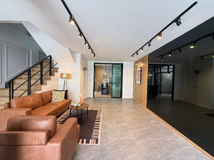 รูป Garage House ทาวน์โฮม 3 ชั้น สไตล์ไม่ซ้ำใคร - รูปที่ 9/33