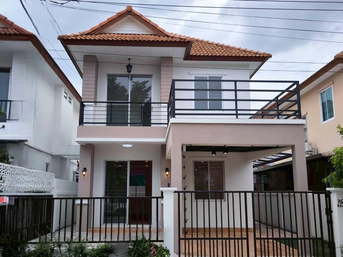 รูป บ้านหน้าสวน วิวโล่ง อยู่แล้วสบายใจ รีโนเวทใหม่ทั้งหลัง พร้อมเข้าอยู่ - รูปที่ 10/28