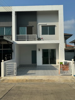 รูปภาพ 🏡✨ ให้เช่าทาวน์โฮม 2 ชั้น รีโนเวทใหม่ พร้อมเฟอร์ครบ 📍 Habitown Nest ท่าข้าม – พระราม 2