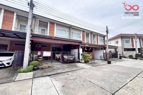 ขายทาวน์โฮม 2 ชั้น 29 ตร.ว. ถนนฉลองกรุง บ้านราชพฤกษ์ สุวรรณภูมิ - ลาดกระบัง ใกล้นิคมอุตสาหกรรมลาดกระบัง