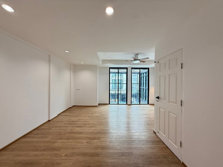 รูป Garage House ทาวน์โฮม 3 ชั้น สไตล์ไม่ซ้ำใคร - รูปที่ 19/33